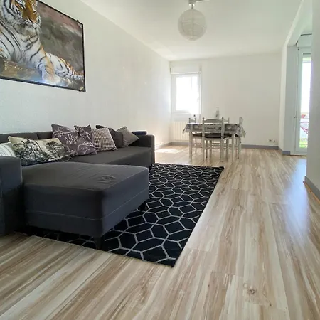 Piscine Apartment *